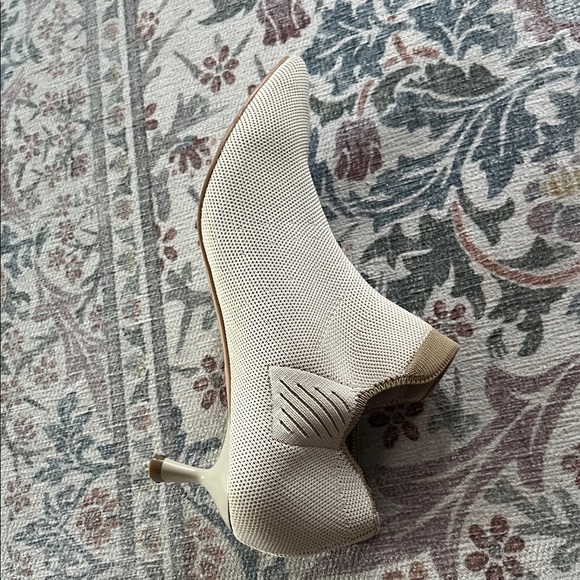 Elegant Beige Ankle Booties - Picture 6 of 7